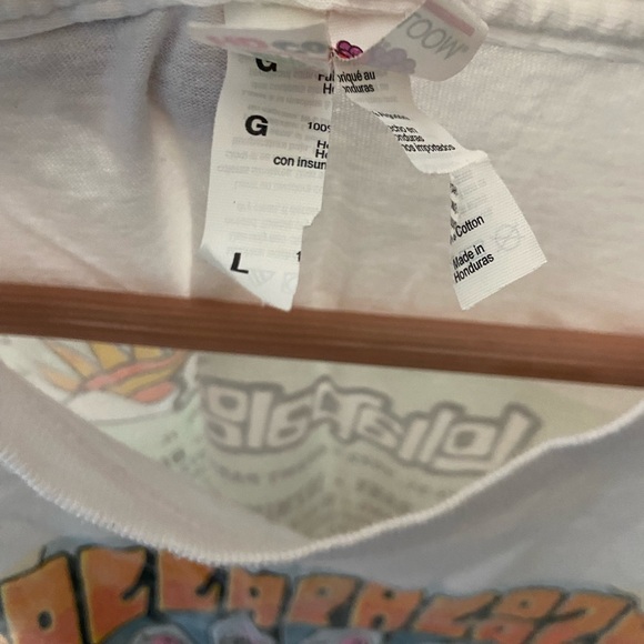 Colorful Lollapalooza Graphic T-Shirt Large - Picture 5 of 5